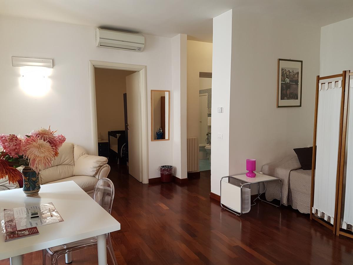 Bed & Parking Apartment Palermo Exterior photo